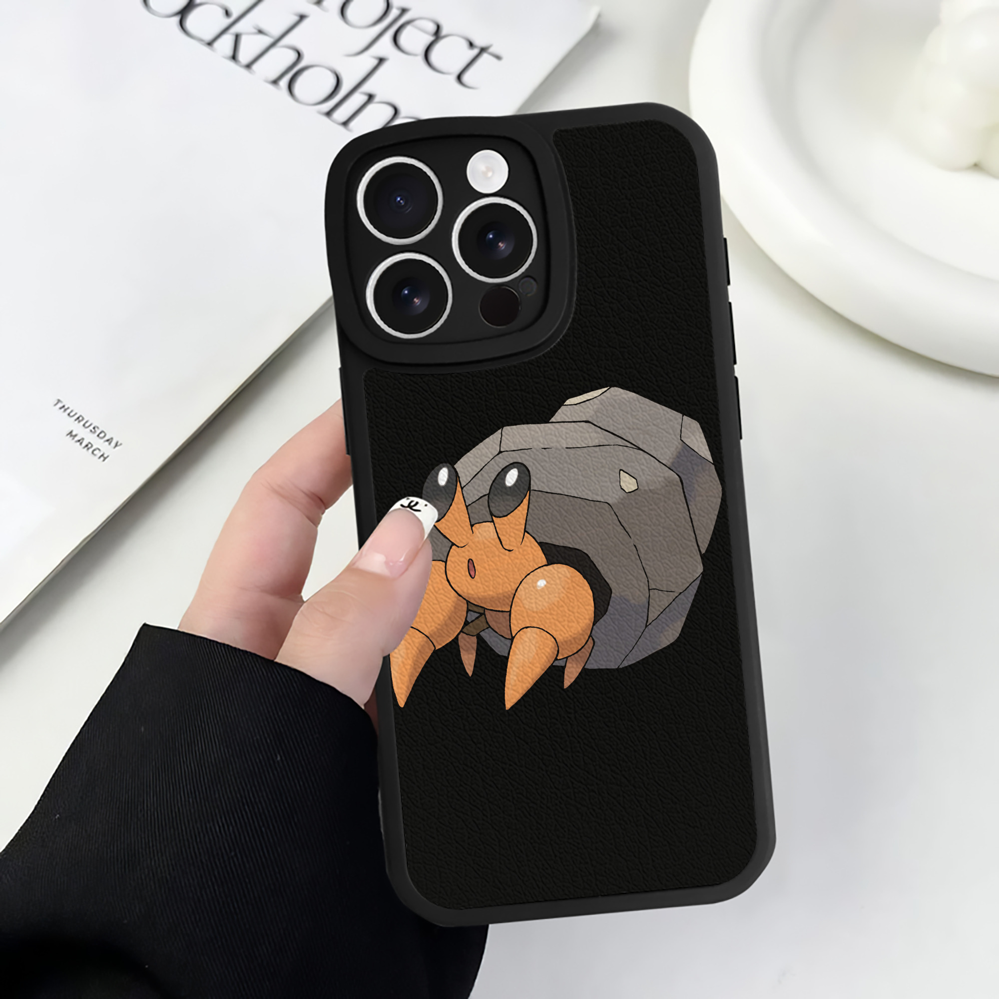 （画像用） ポケットモンスター Pokémon 【iPhone 16シリーズ対応】シリコンスマホケース（レザー調） 材質：シリコン